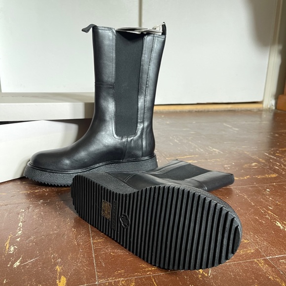 Brand New waterproof Apepazza black ankle boots - Picture 3 of 4